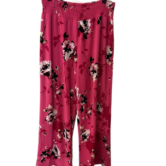 💖 BAR III Pink Floral High Waisted Wide Leg Pants 💖
Size: Medium (M - Picture 3 of 8
